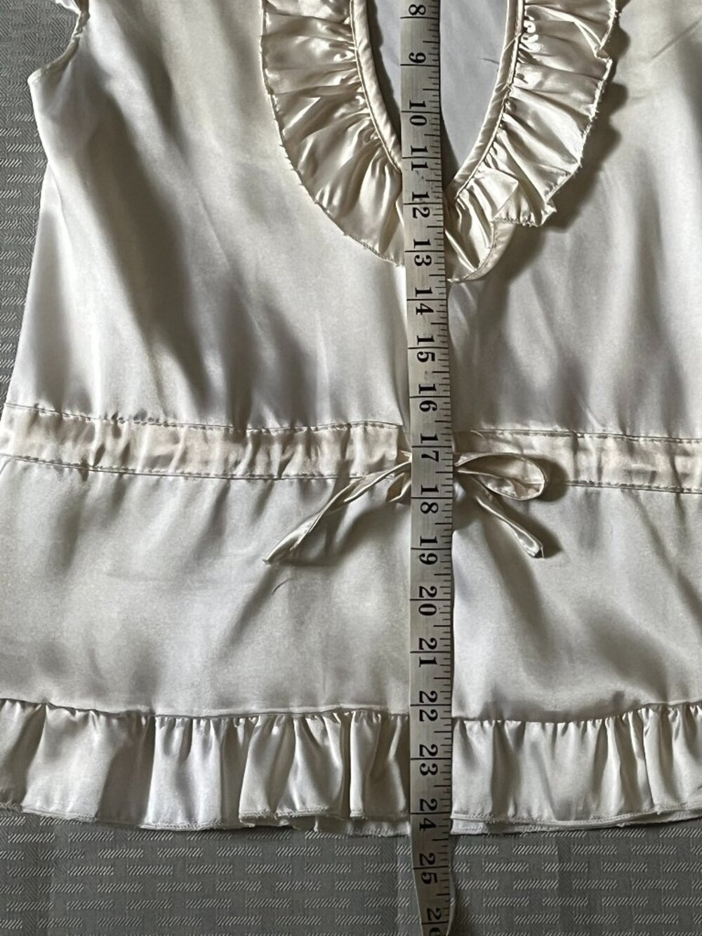 Stylish  Satin Beige Blouse For Women's size M - Picture 2 of 6
